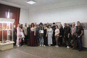 Общий снимок с открытия выставки. Общий снимок с открытия выставки.